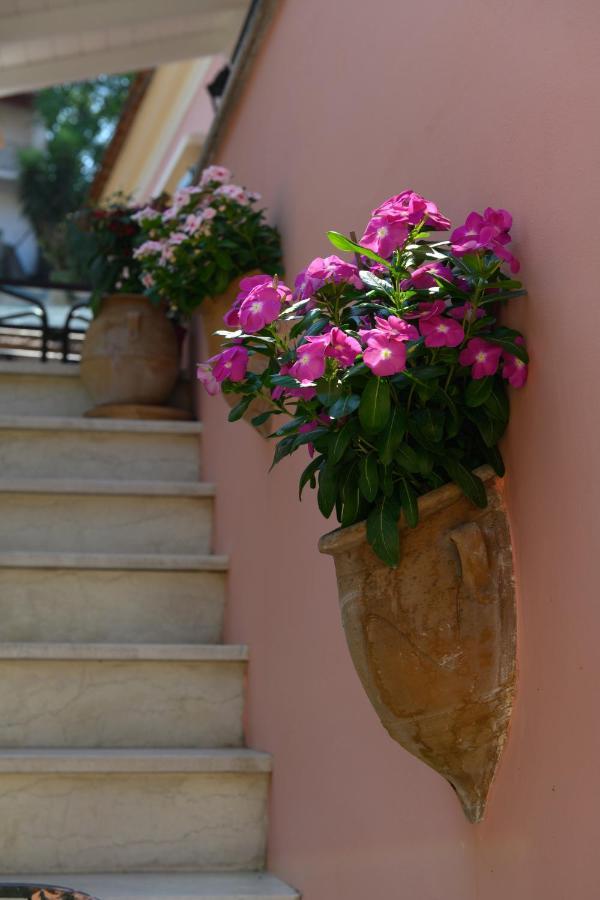 La Maisonette House In The Heart Of Liapades Close To Rovinia Beach & Paleokastritsa المظهر الخارجي الصورة
